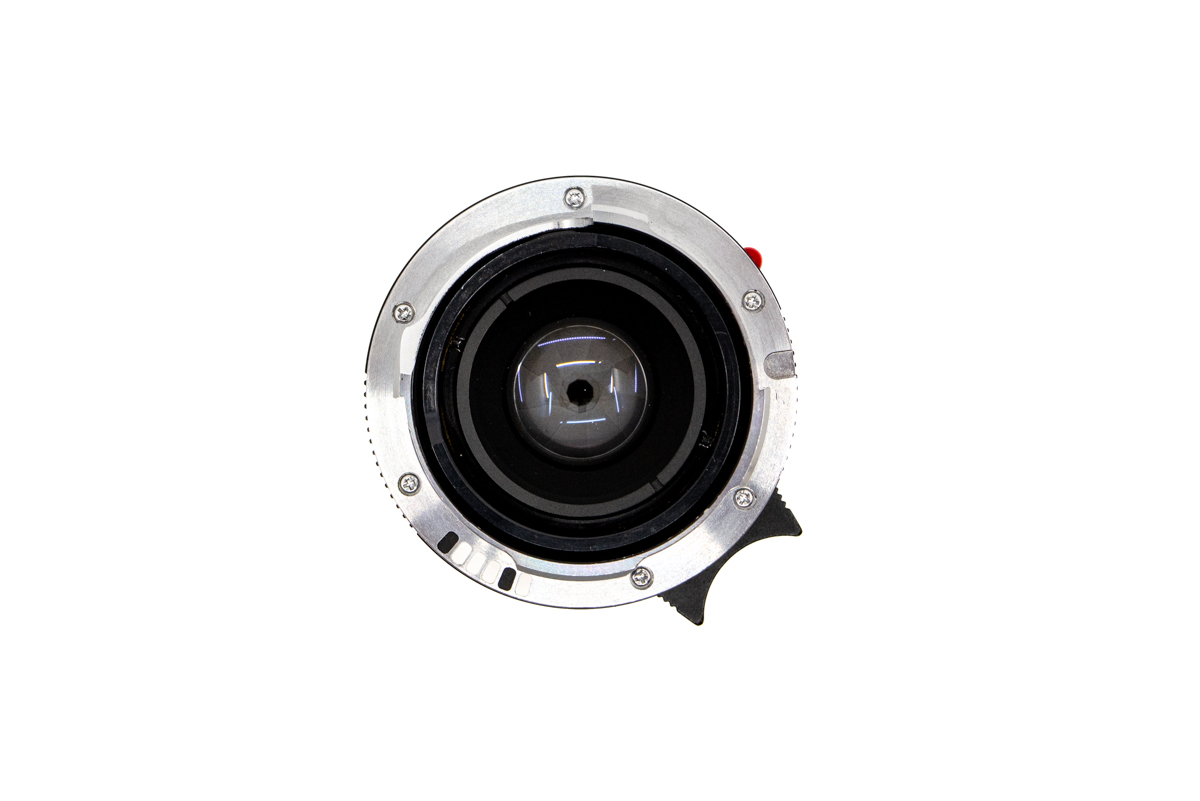 Leica Summarit-M 2.4/35mm, black.