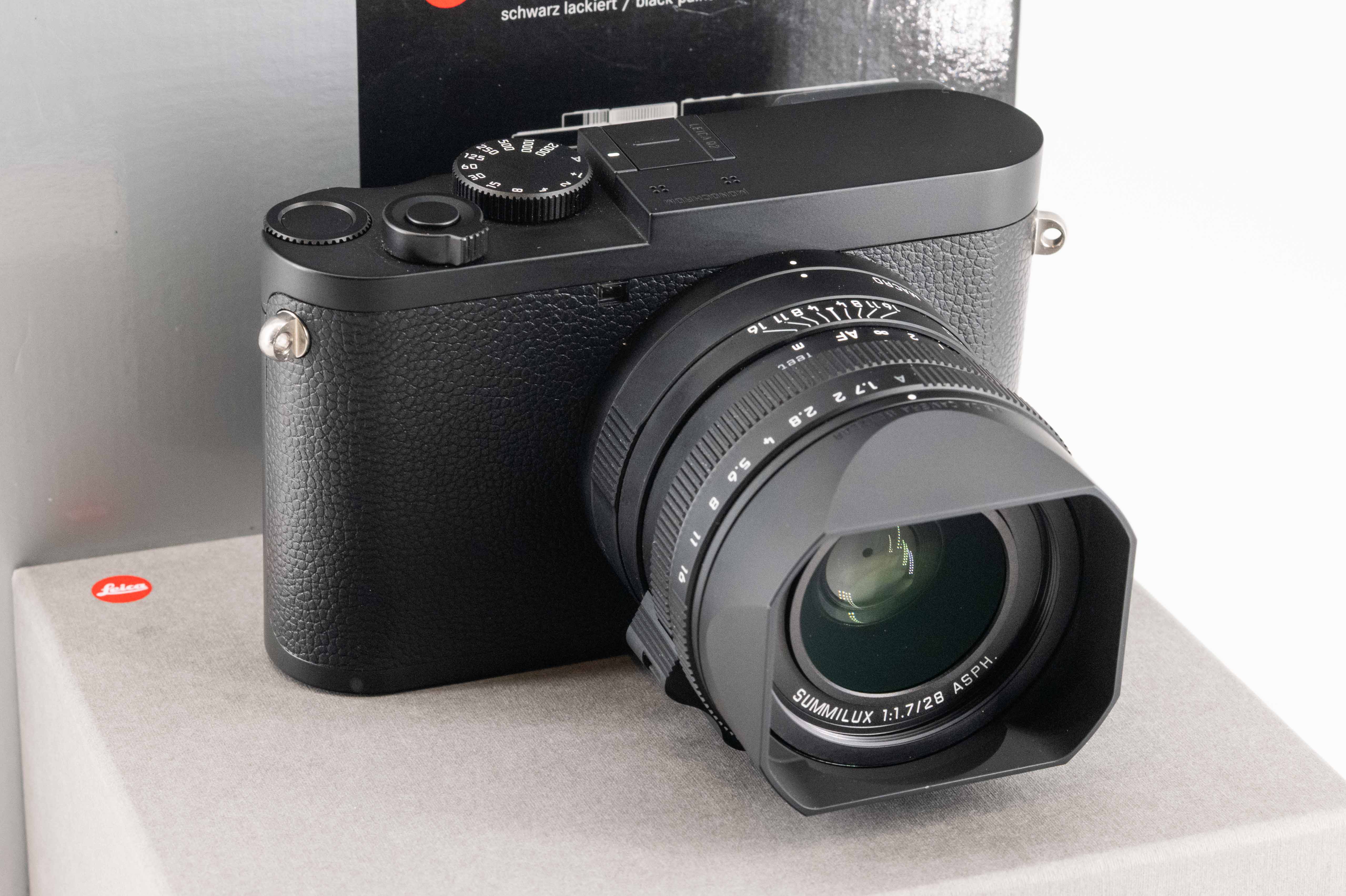 Leica Q2 Monochrom 19055