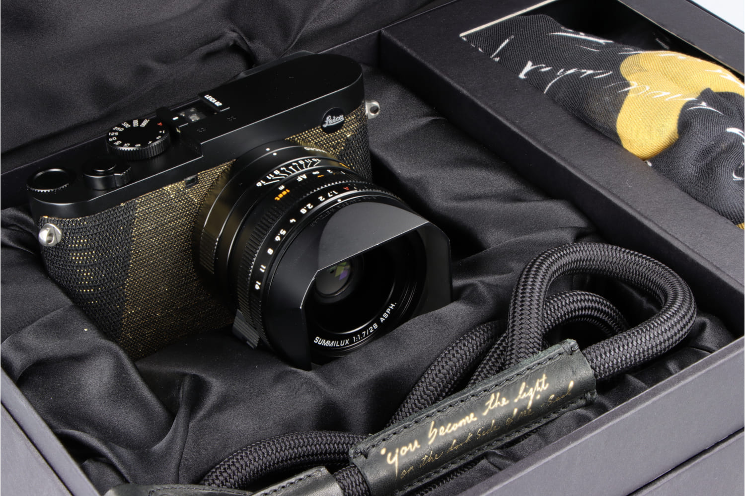 Leica Q2 DAWN by SEAL (19069)