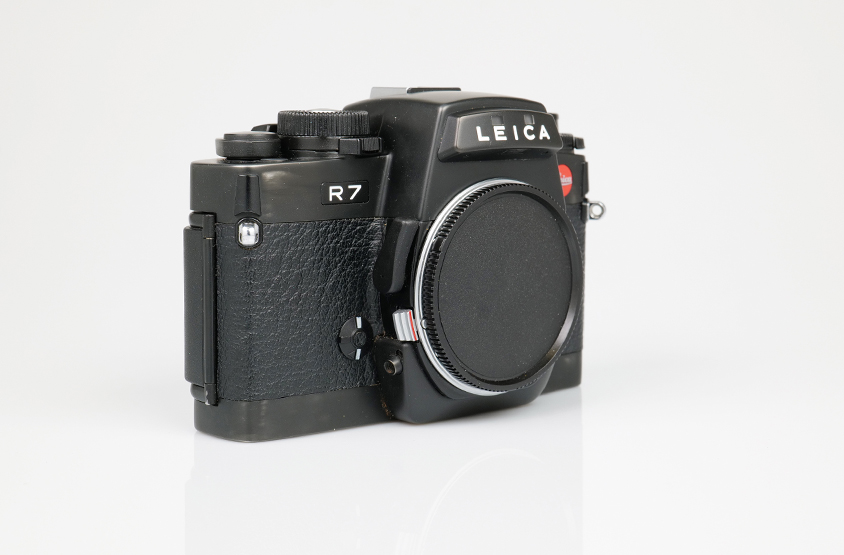 LEICA R7 black