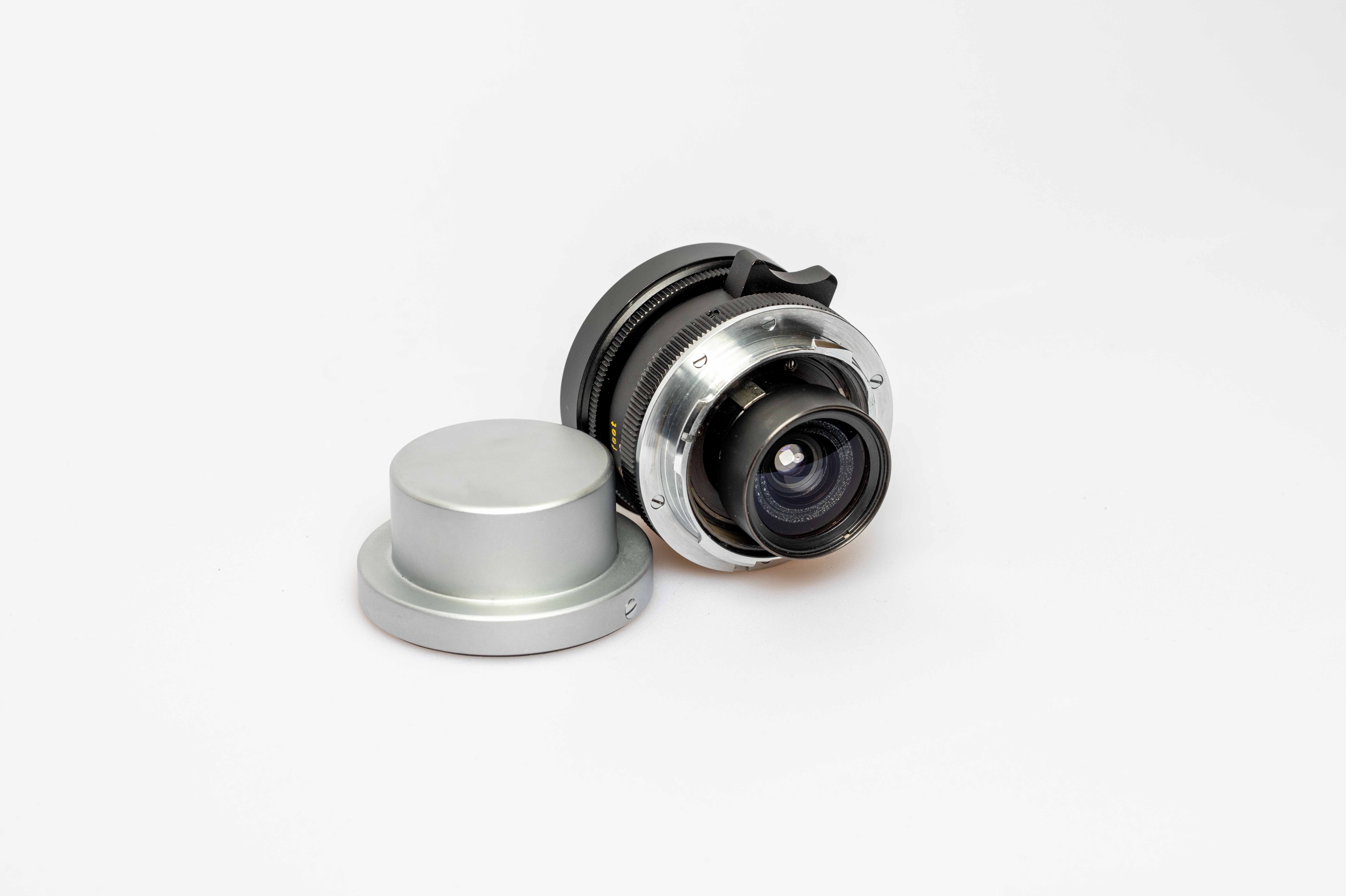 Vintage Leica 21mm Super-Angulon - M (f/3.4)