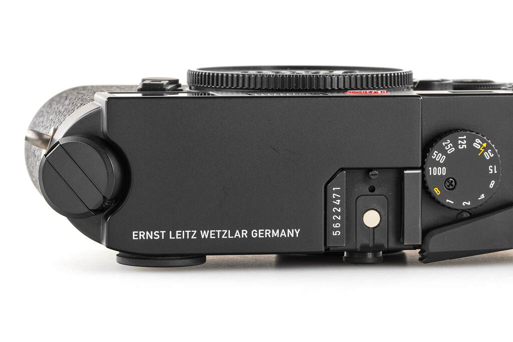 Leica M6 reissued 10557 - with 2 years guarantee