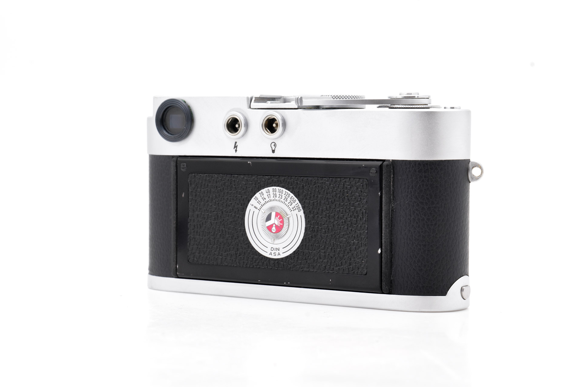 Leica M2, black with chrome finish