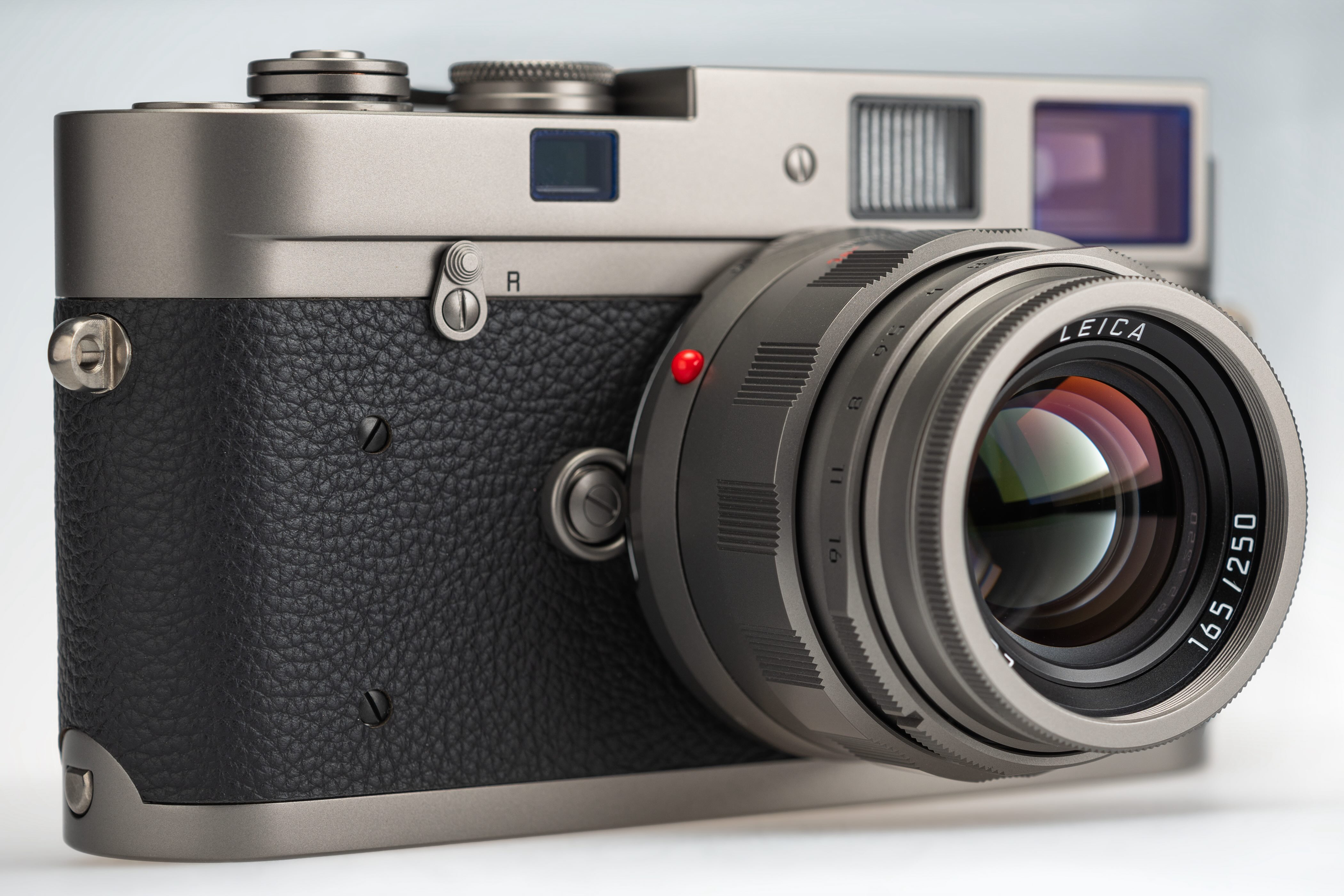 Leica M-A Titan Set with APO-Summicron-M 2/50 ASPH Leica M-A Titan Set with APO-Summicron-M 2/50 ASPH