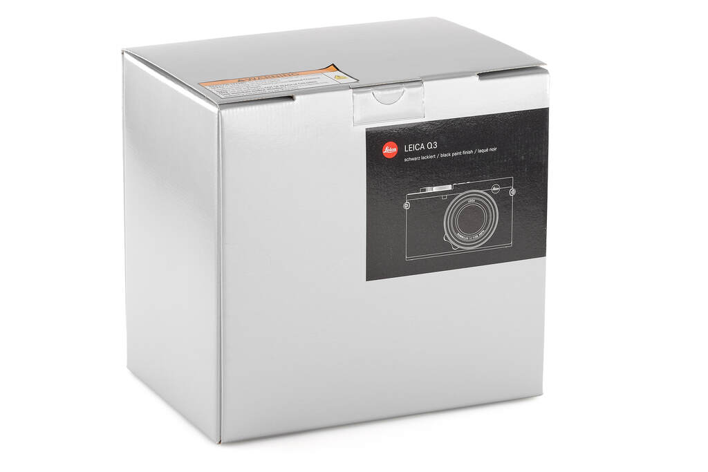 Leica Q3 19080 - with one year guarantee