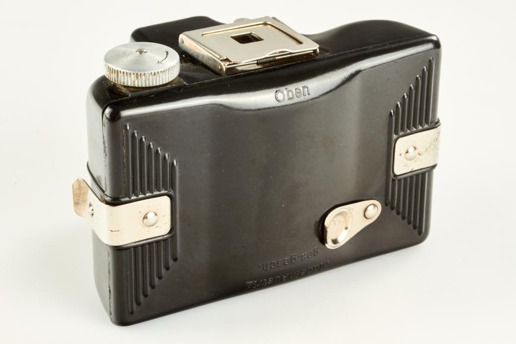 KAW Sport Box bakelite camera KAW Sport Box bakelite camera