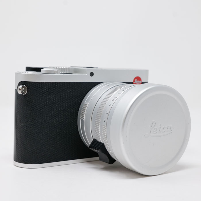 Leica Q (Typ 116), silbern eloxiert