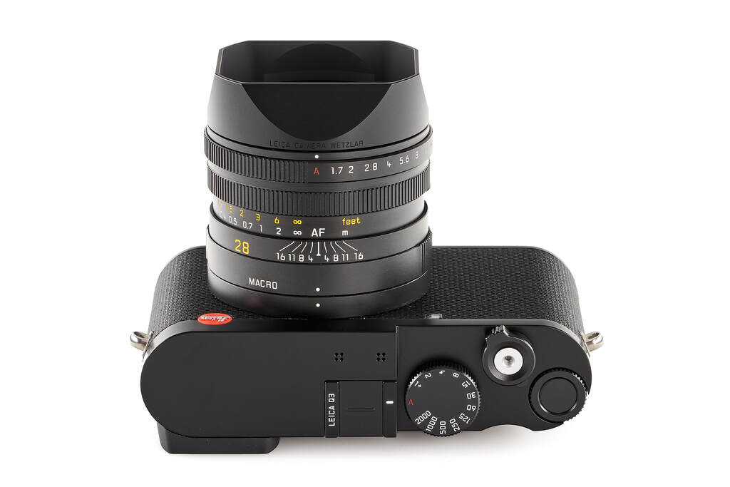 Leica Q3 19080 - like new with one year guarantee