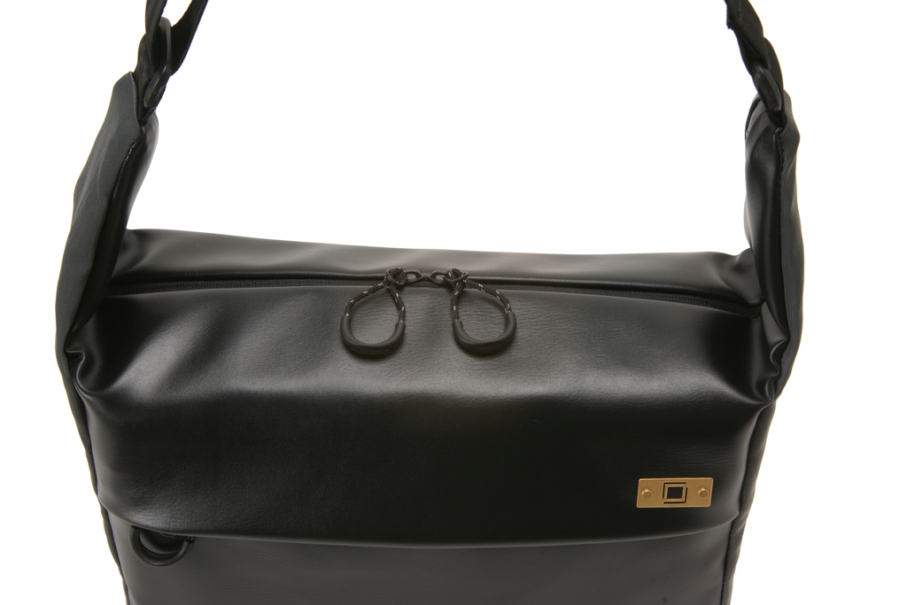 Artisan&Artist PVC leather/Nylon bag ACAM BS0002 BKGY