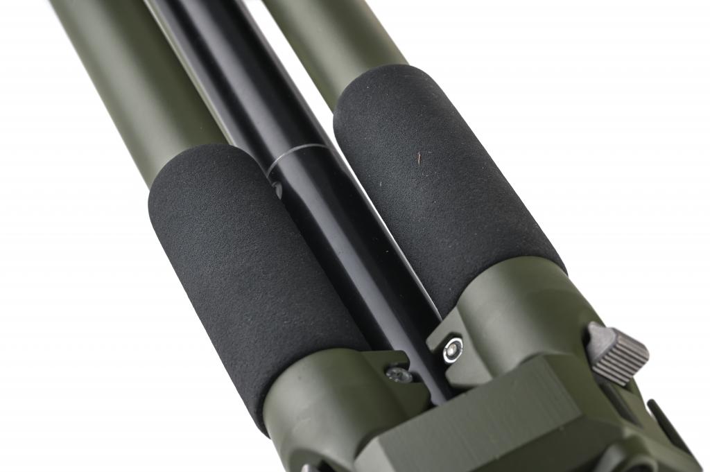 Manfrotto 055NAT + head 329 Manfrotto 055NAT + head 329