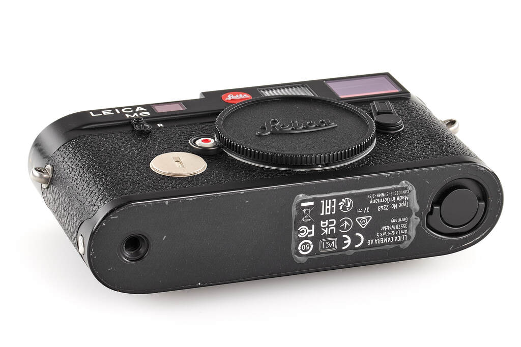 Leica M6 reissued 10557 - like new with 2 year guarantee Leica M6 reissued 10557 - like new with 2 year guarantee