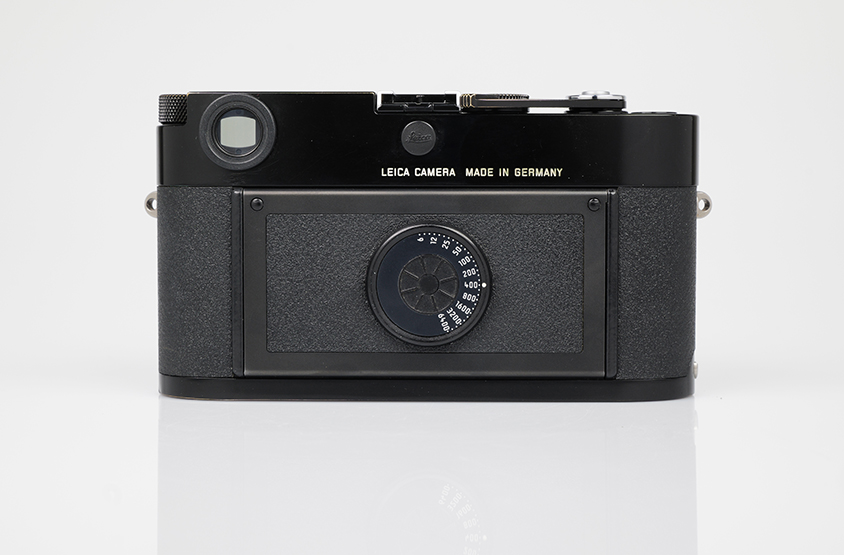 Leica MP 0.72, painted black