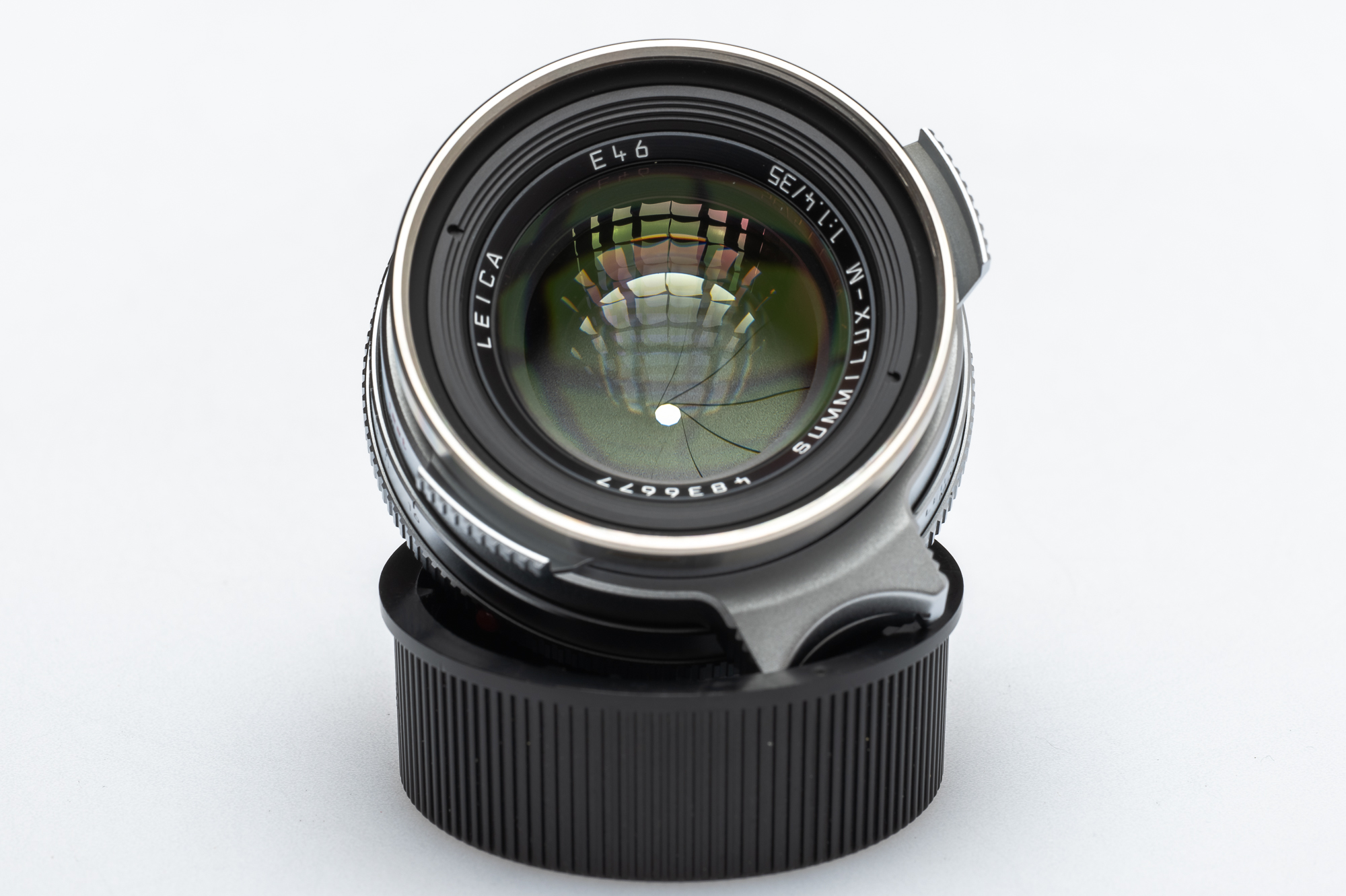Leica Summilux-M 35mm f/1.4, Silver Chrome Leica Summilux-M 35mm f/1.4, Silver Chrome