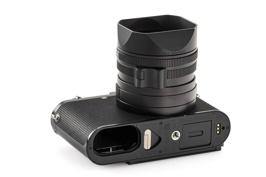 Leica Q3 19080 - with one year guarantee