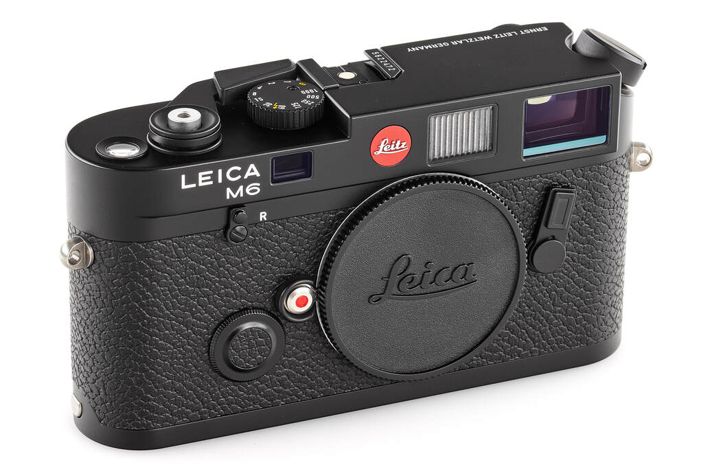 Leica M6 reissued 10557 black  - like new with two year guarantee