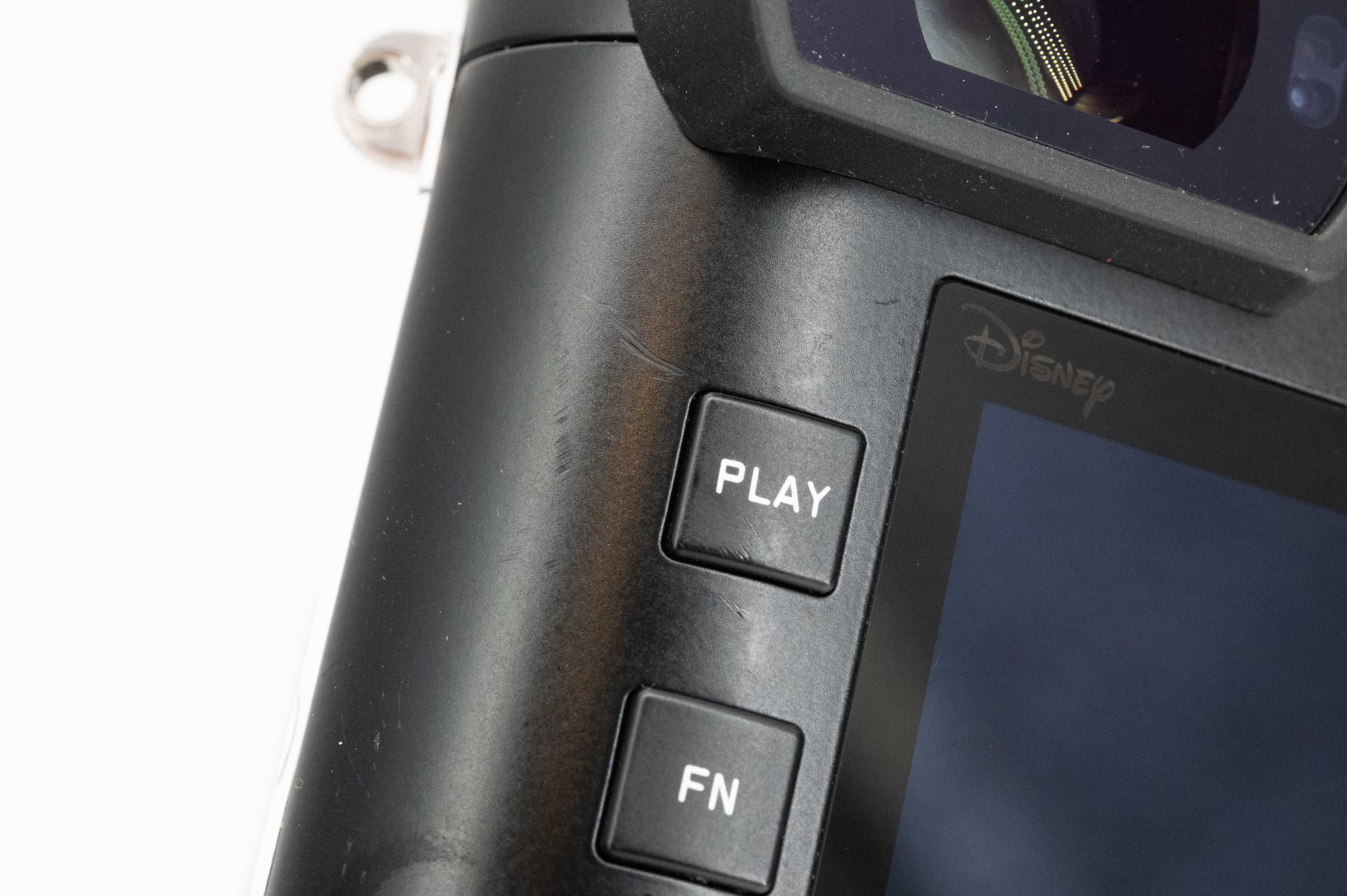 Leica Q2 Disney 100 Years of Wonder Edition 19092