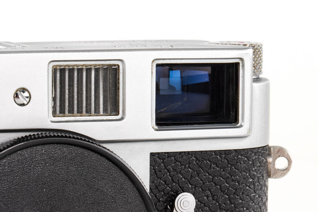 Leica M2 chrome - with full CLA