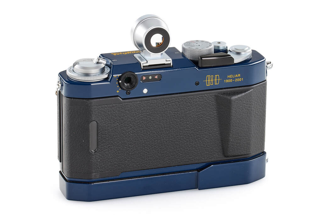 Voigtländer Bessa T "Heliar" outfit navy blue
