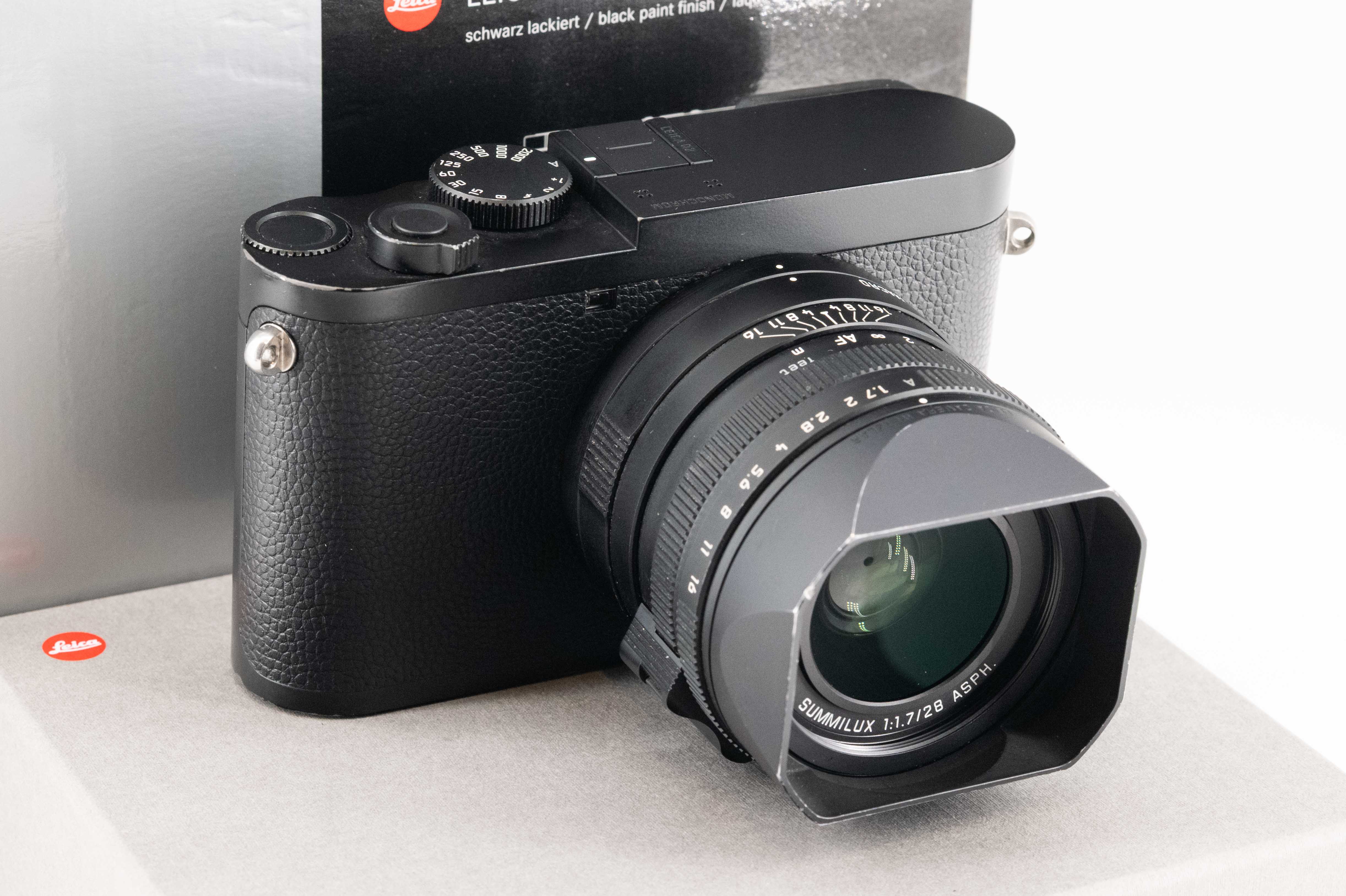 Leica Q2 Monochrom 19055