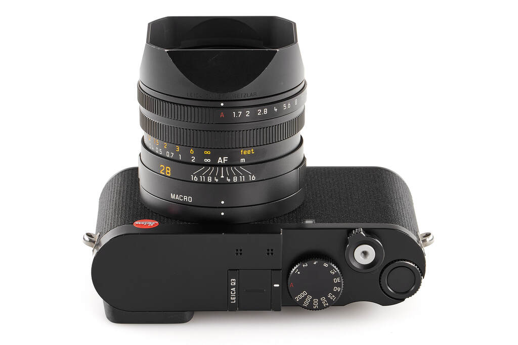 Leica Q3 19080 - with one year guarantee