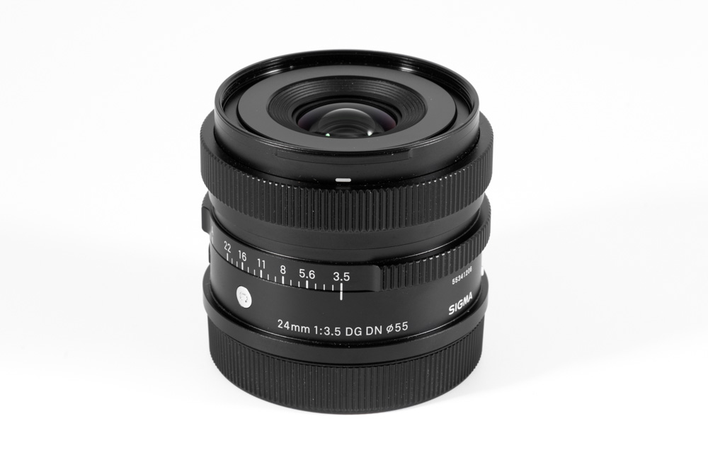 SIGMA 24 mm f3.5 DG DN. 