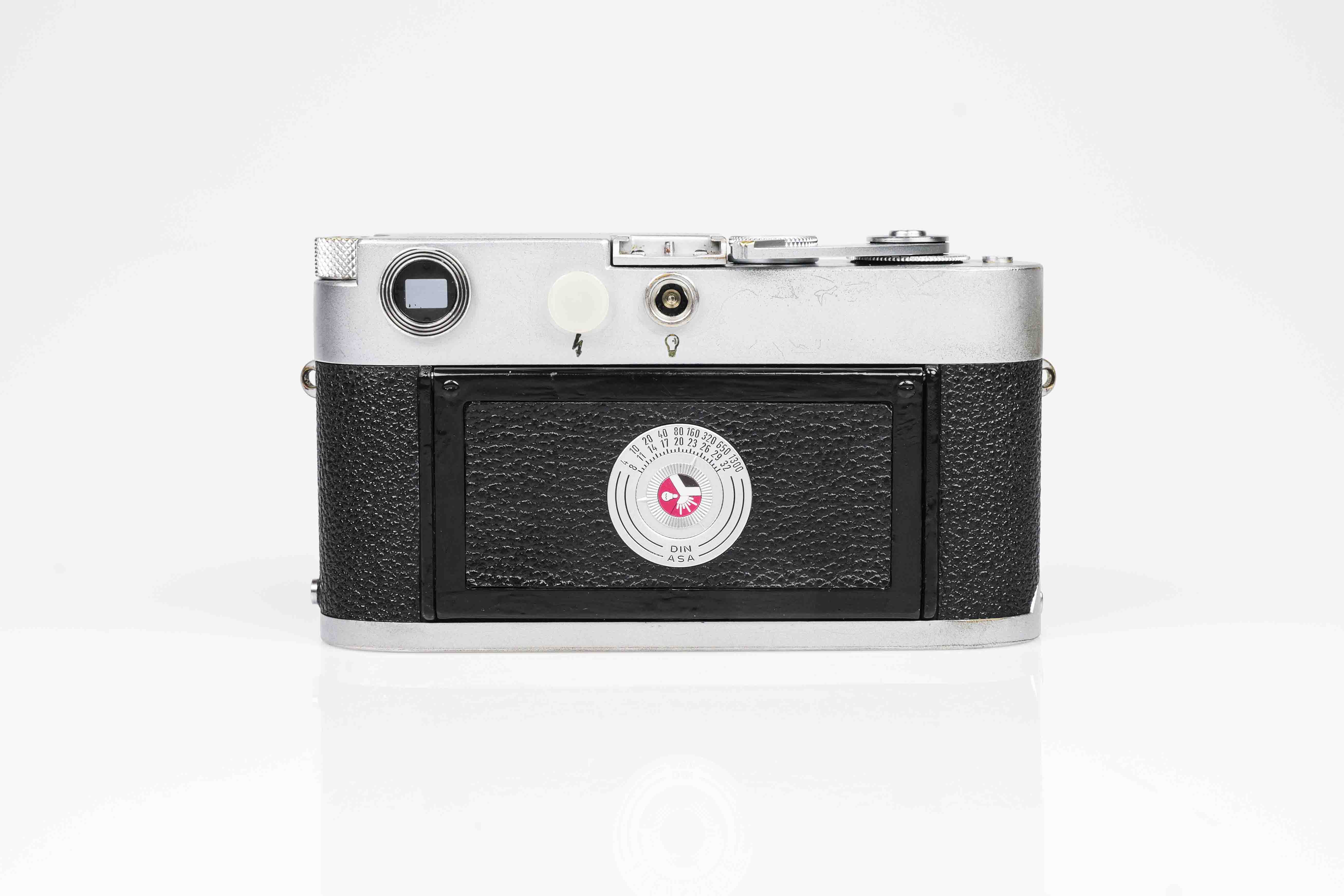 Leica M2