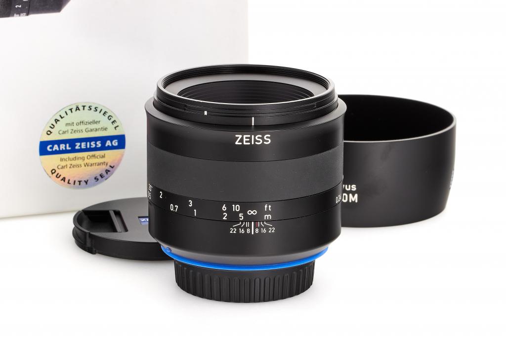 Zeiss Milvus 1:2.0/50mm Makro f. Canon (inkl. Sonnenblende) Zeiss Milvus 1:2.0/50mm Makro f. Canon (inkl. Sonnenblende)