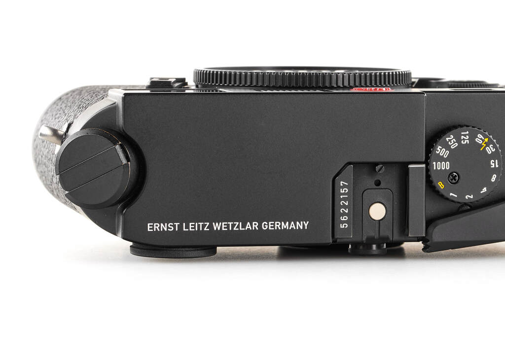 Leica M6 10557 black Preseries - like new with full guarantee