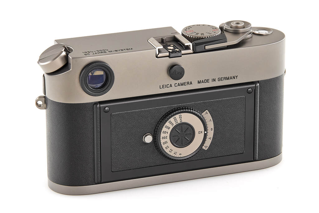 Leica M7 10570 "50 Years of Leica M System" Titan set