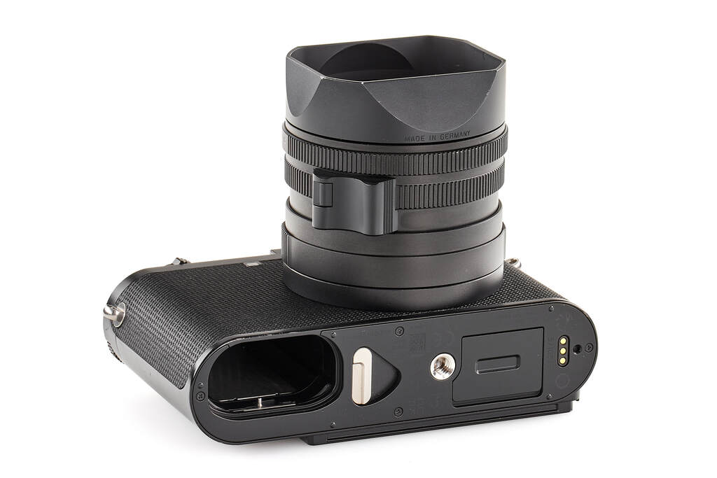 Leica Q3 19080 - with one year guarantee