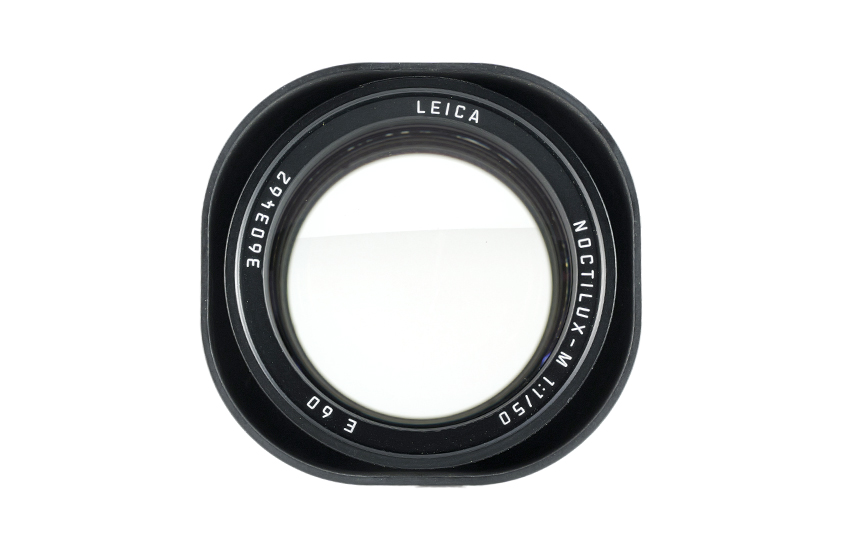Leica Noctilux-M 1:1/50 m. Sliding lens hood 6bit 11822