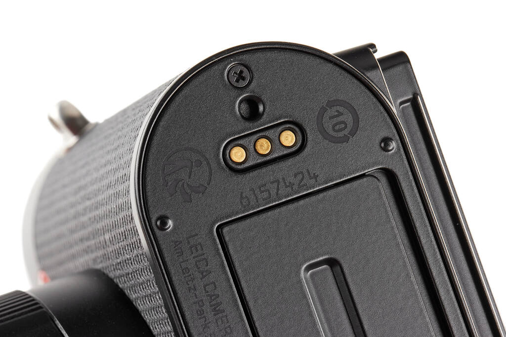 Leica Q3 43 19084 - like new with 2 years guarantee