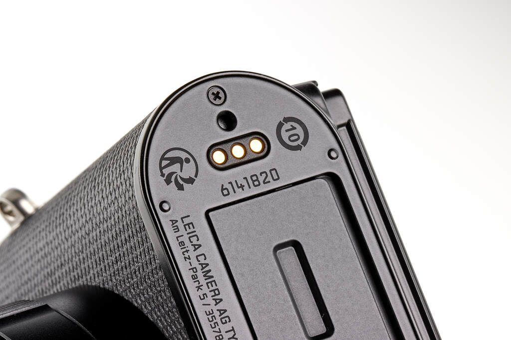 Leica Q3 43 19084 - like new with full guarantee