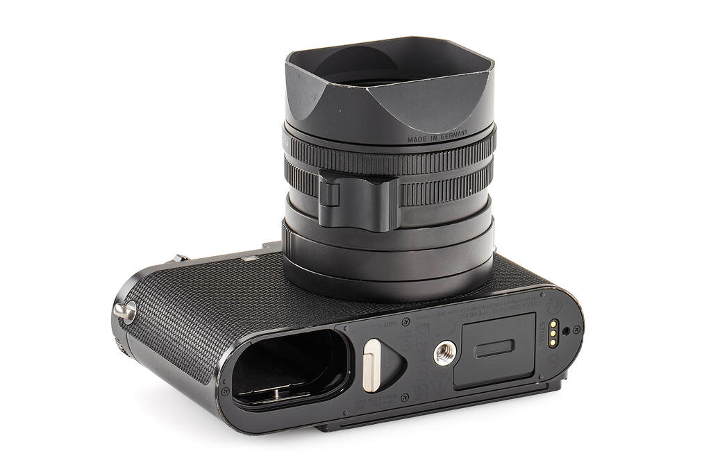 Leica Q3 19080 - with one year guarantee