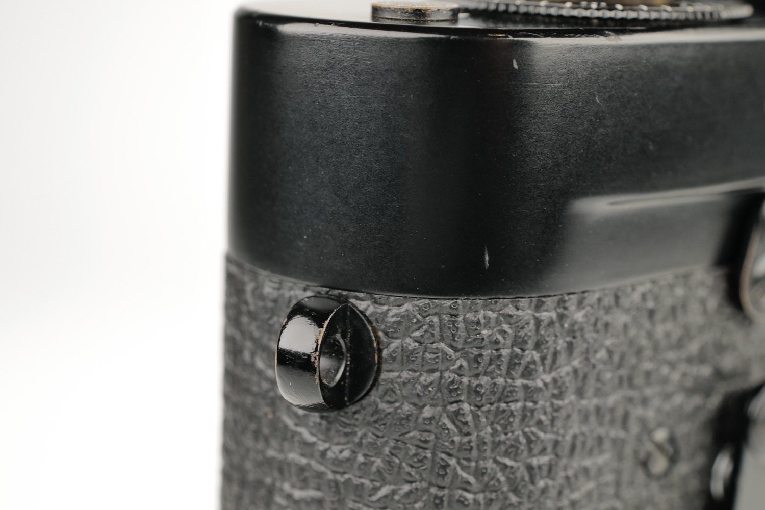 Leica M2, black paint