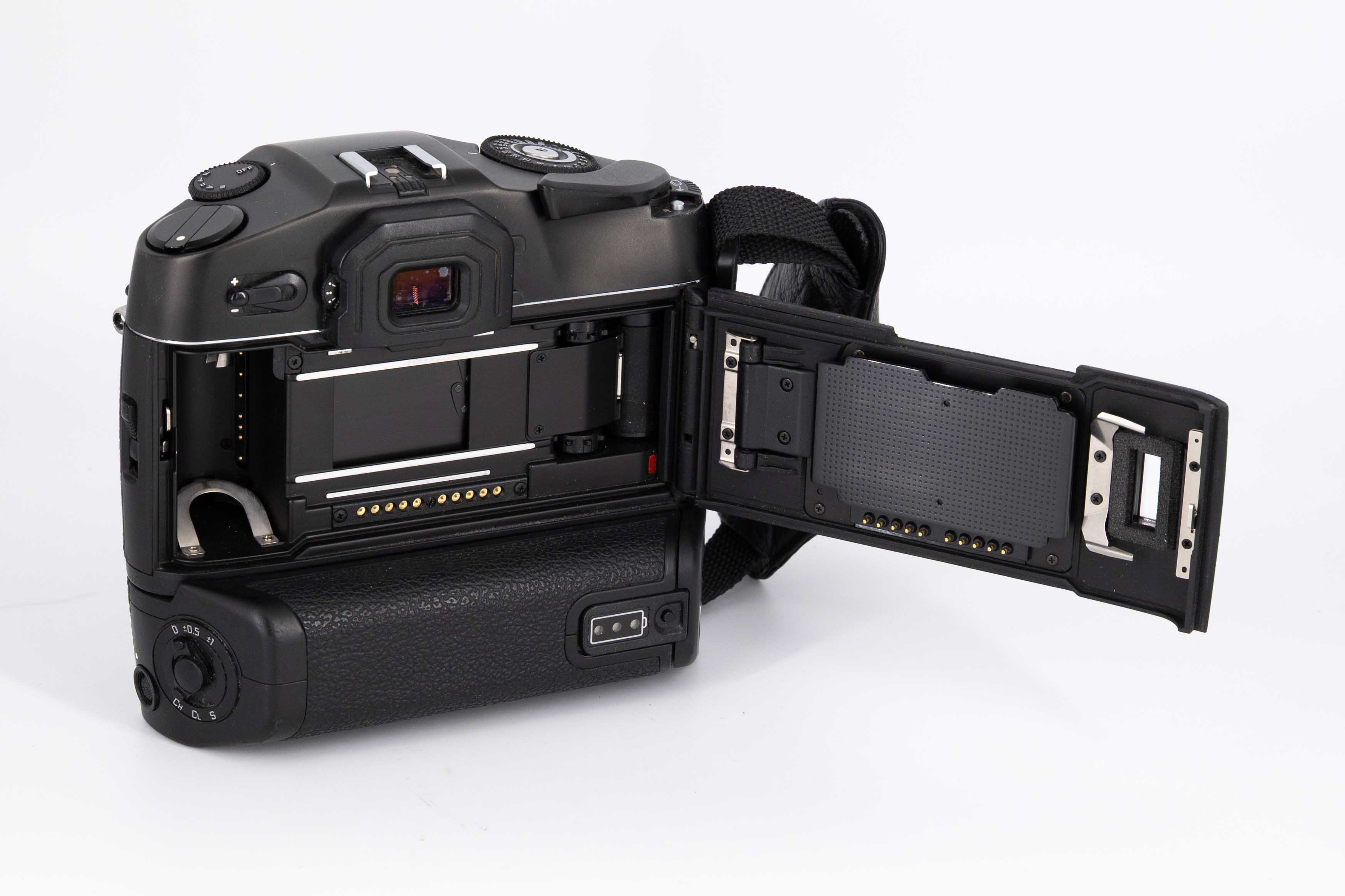 R8, schwarz verchromt