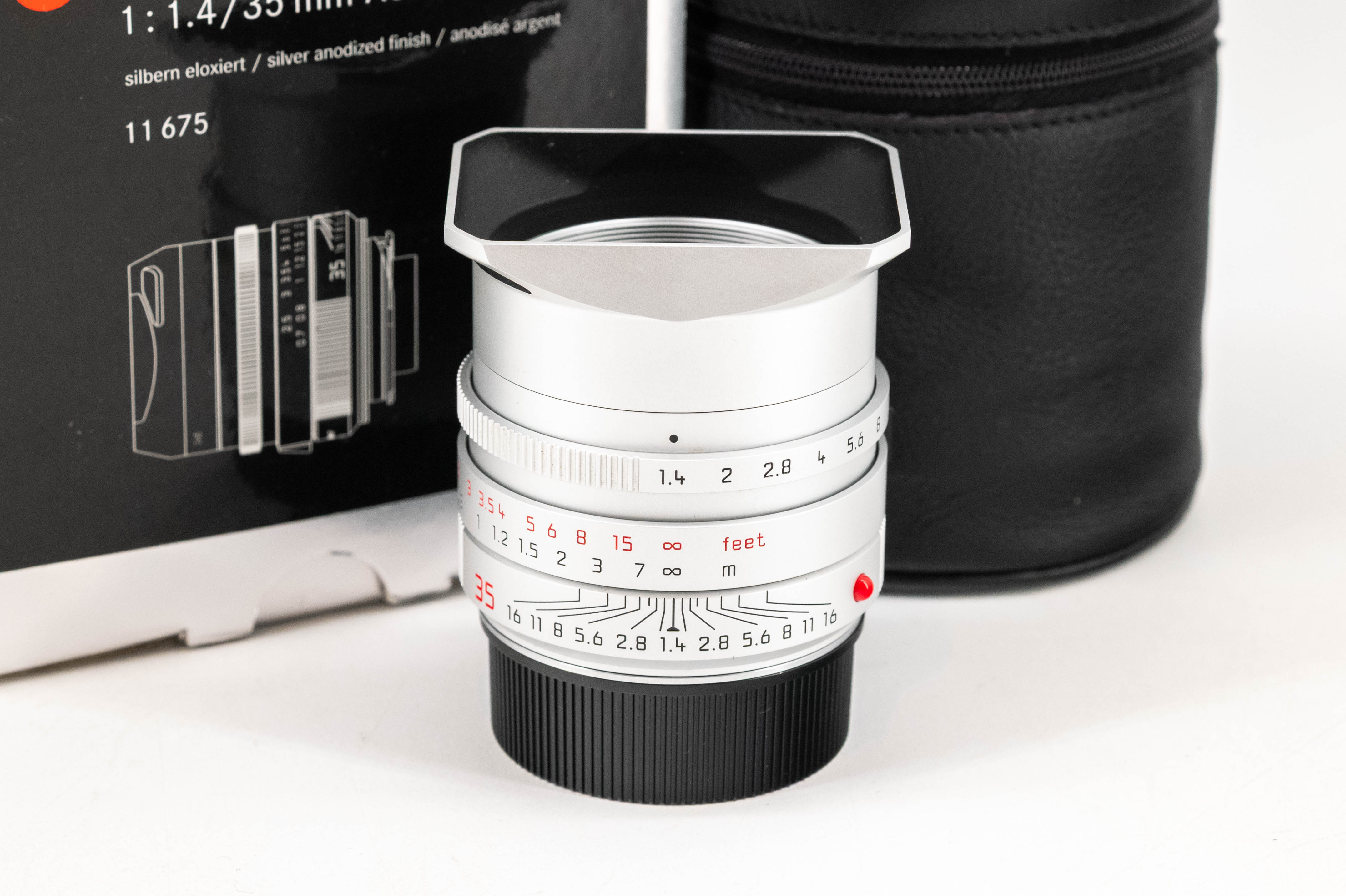 Leica Summilux-M 35mm f/1.4 ASPH FLE Silver Anodised 11675
