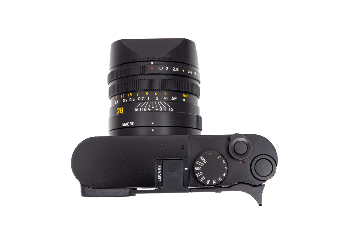 Leica Q2, black.