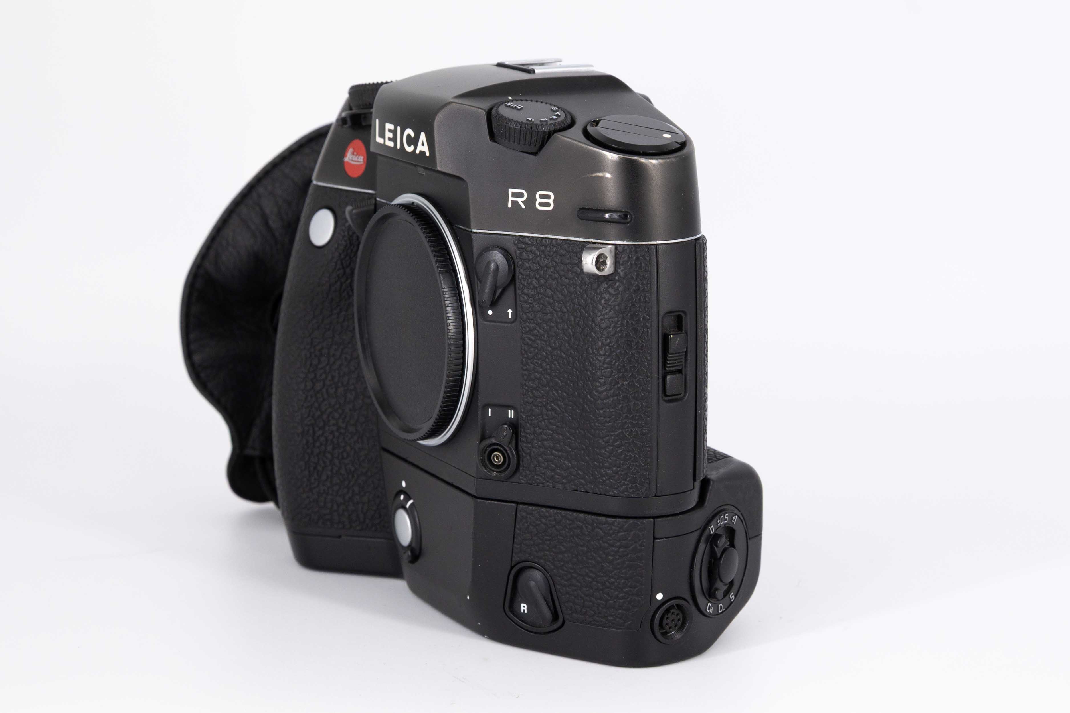 R8, schwarz verchromt