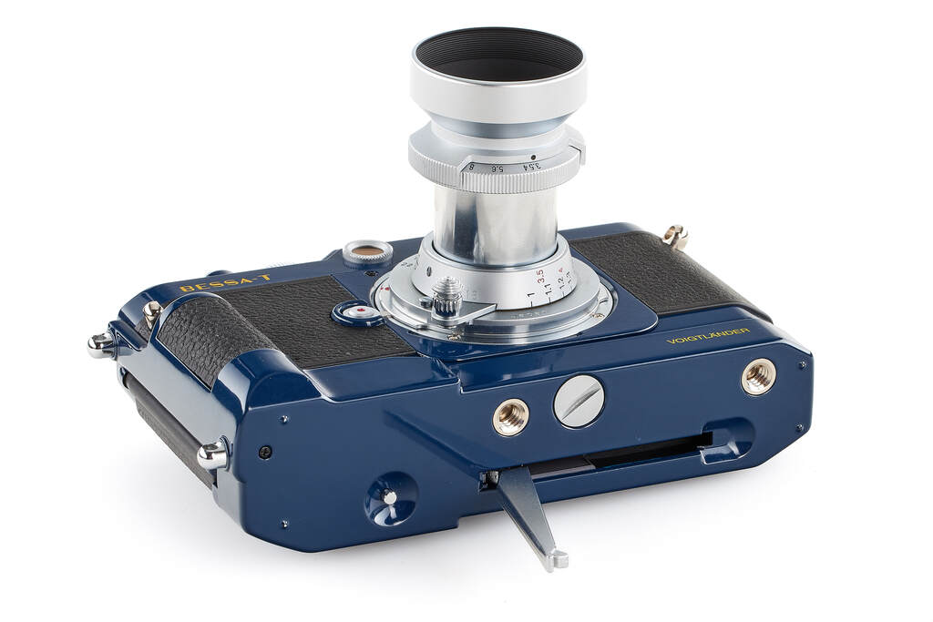 Voigtländer Bessa T "Heliar" outfit navy blue