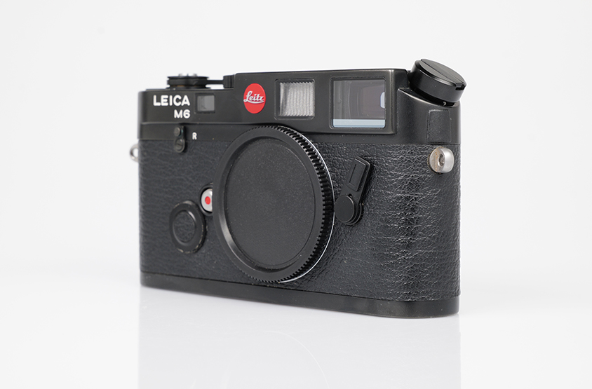 LEICA M6, BLACK CHROME-PLATED