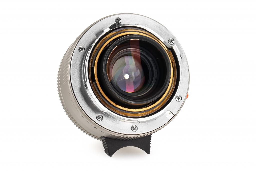 Summicron-M 11609 2/35mm Asph. Titanium Summicron-M 11609 2/35mm Asph. Titanium