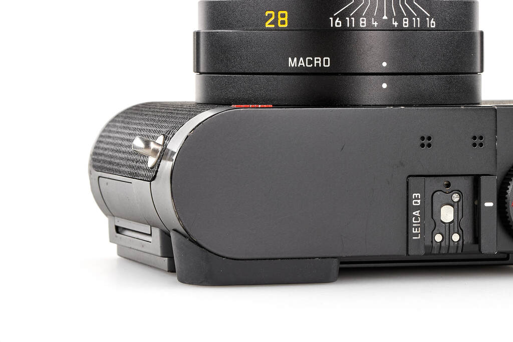 Leica Q3 19080 - with one year guarantee