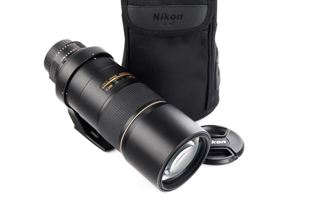 Nikon AF-S 300/4 D ED Nikon AF-S 300/4 D ED
