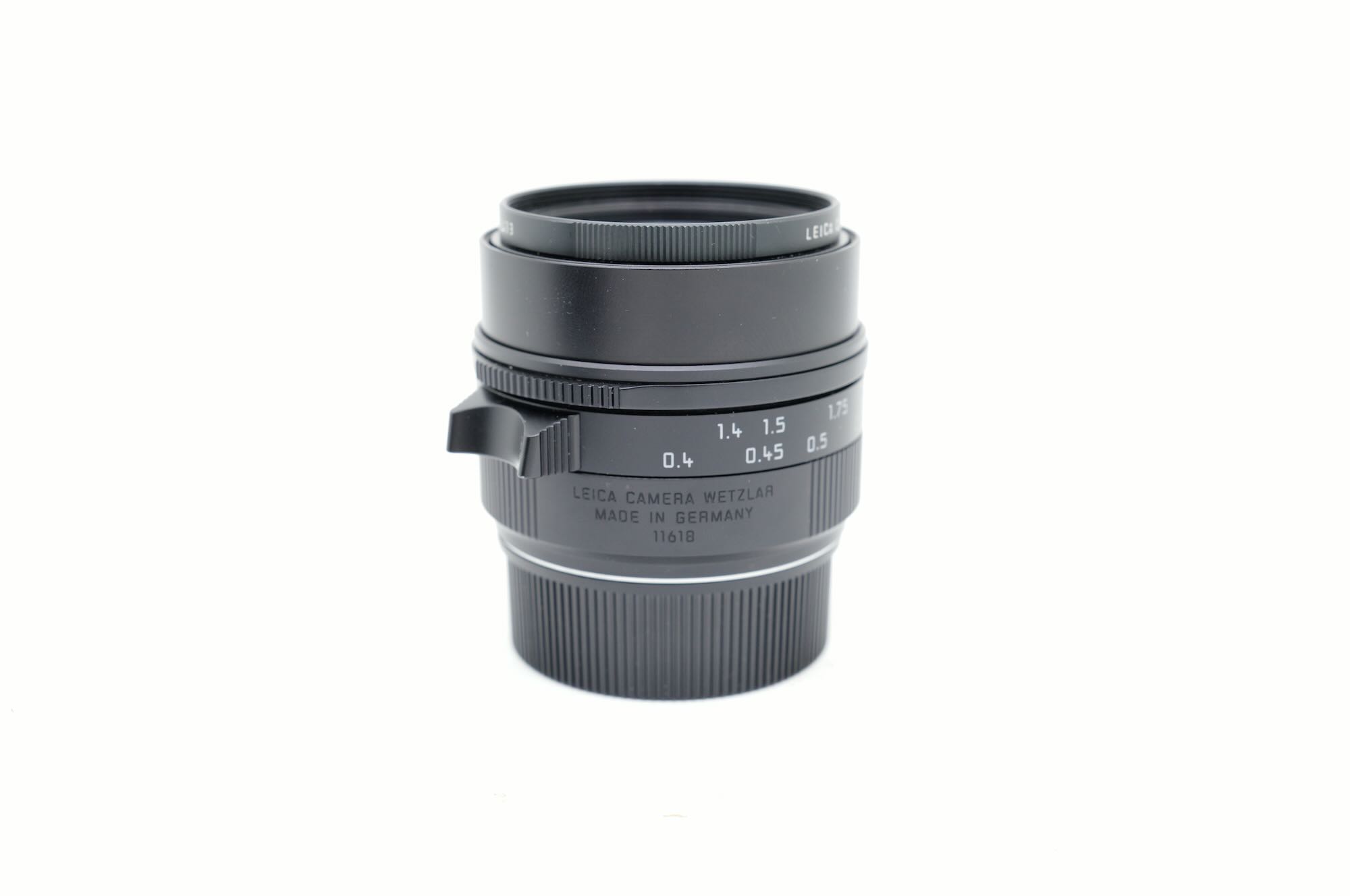 Leica SUMMICRON-M 2/28mm ASPH close-focus
