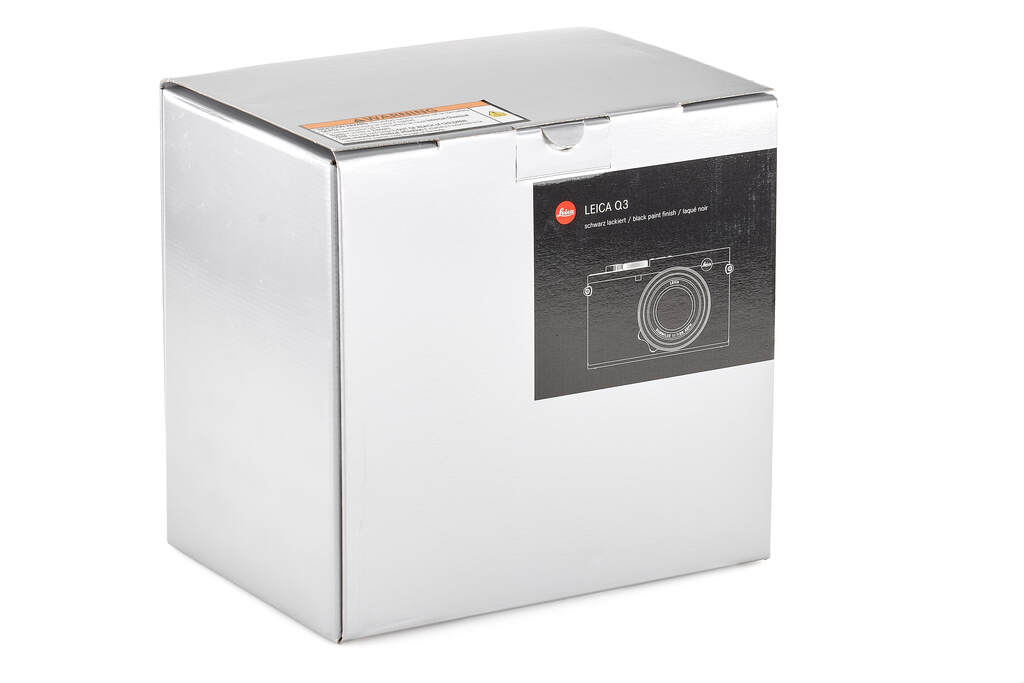 Leica Q3 19080 - like new with one year guarantee