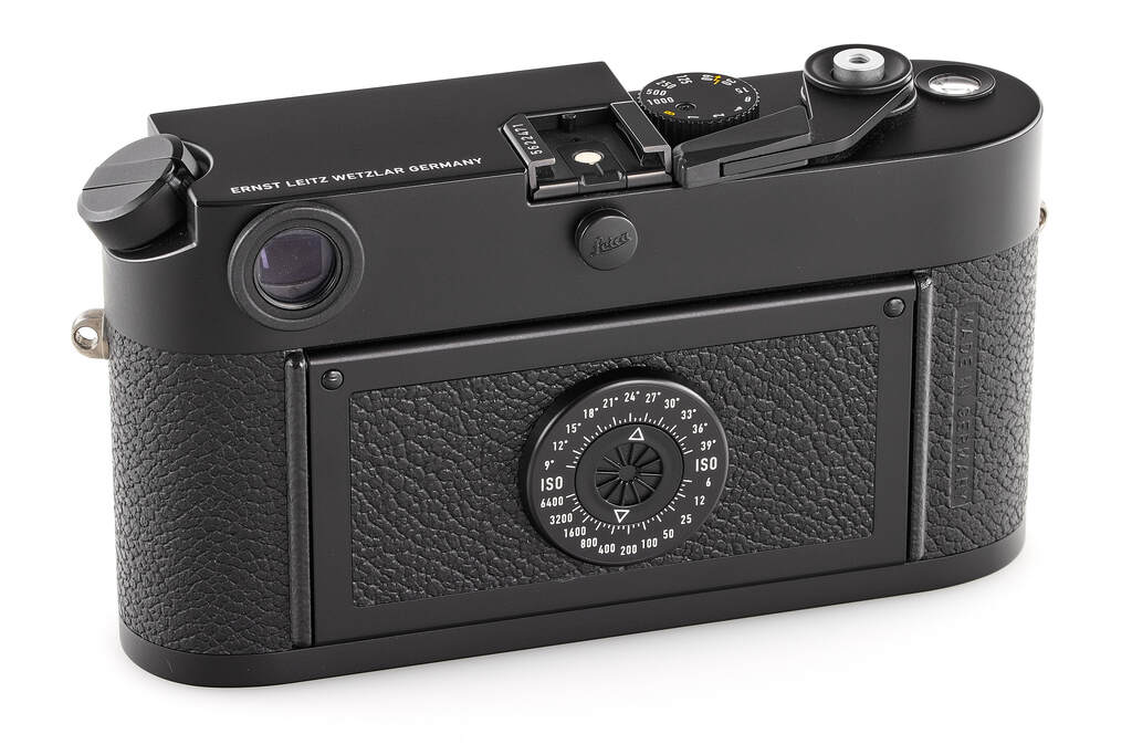 Leica M6 reissued 10557 - with 2 years guarantee