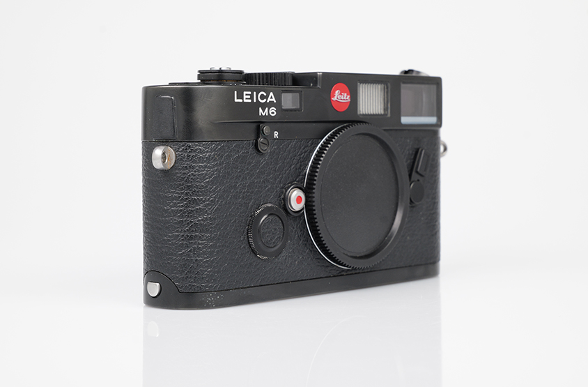 LEICA M6, BLACK CHROME-PLATED