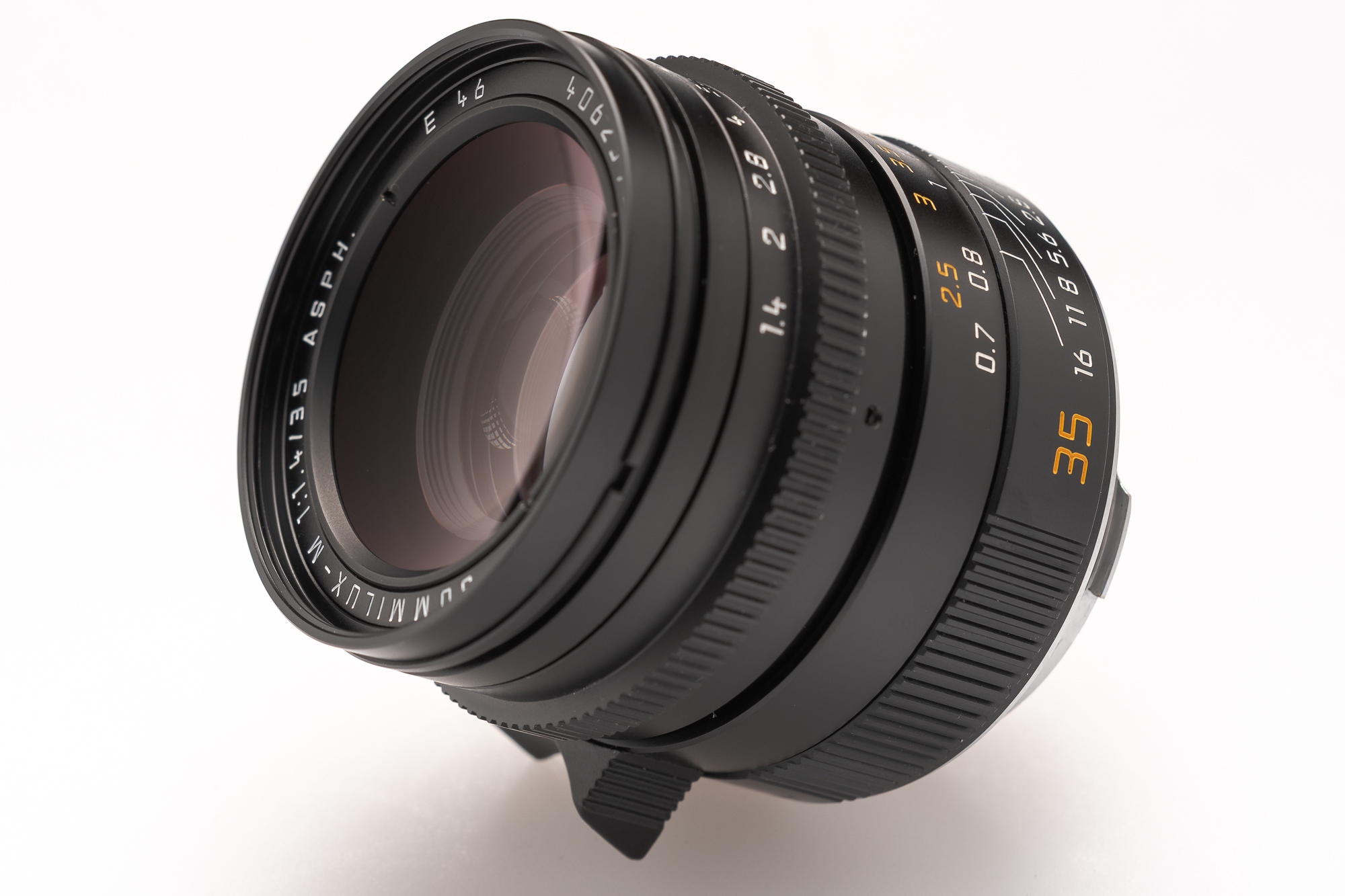 Leica 35mm Summilux-M f/1.4 ASPH., Black Anodized 11874 Leica 35mm Summilux-M f/1.4 ASPH., Black Anodized 11874