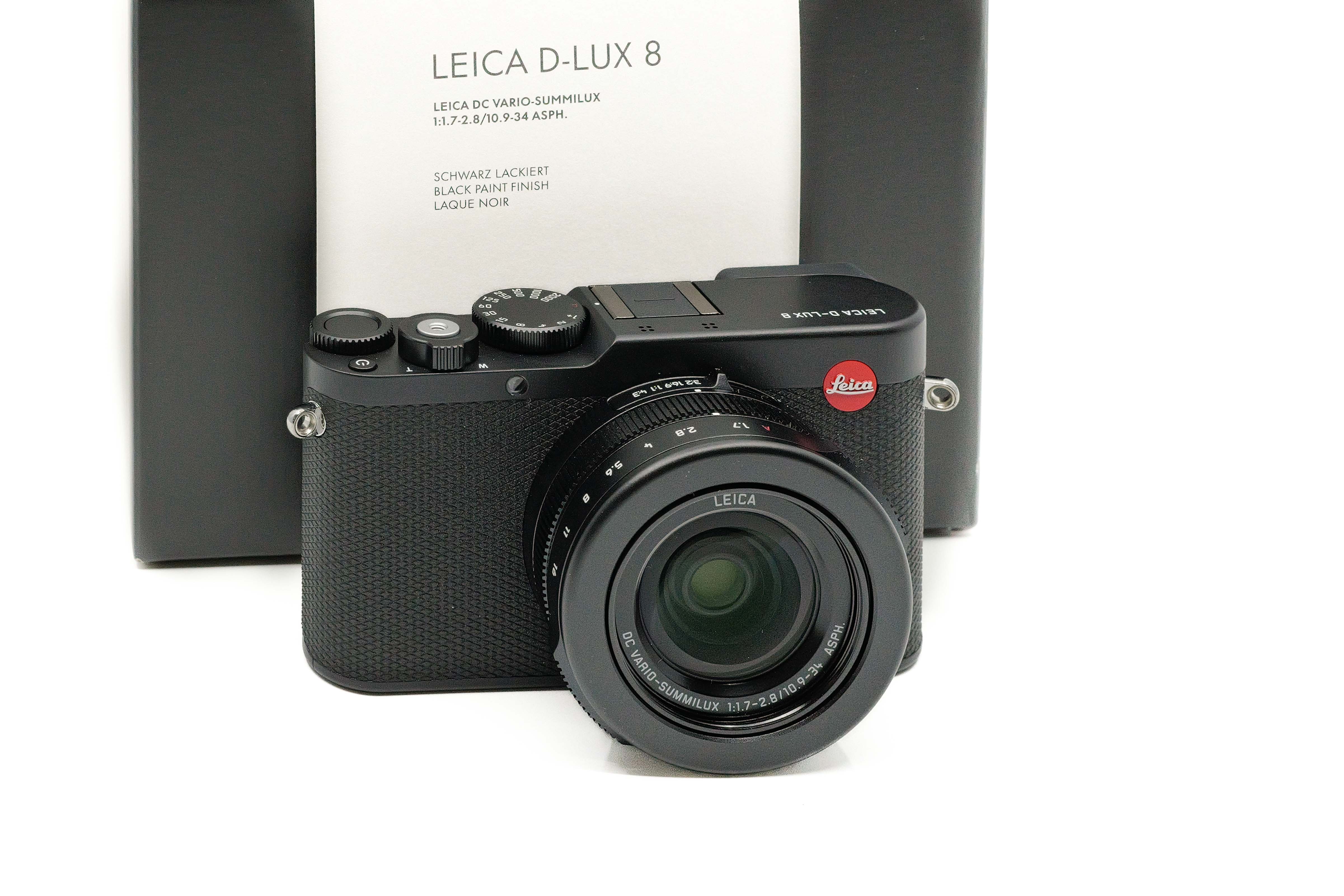 Leica D-Lux 8 with accessories